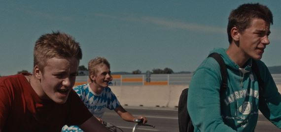 33. Ceny slovenskej filmovej kritiky z�skali tituly minuloro�n�ho Cinematiku - Sirat, Hore je nebo, v doline som ja a Rad�ji ze��let v divo�in�